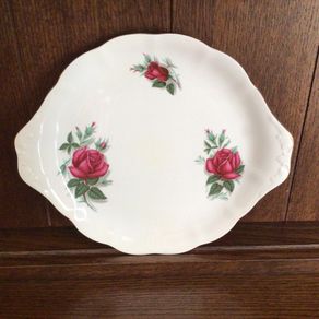 Vintage Royal Albert Sweetheart roses Patricia pattern cake/ Bread serving plate
