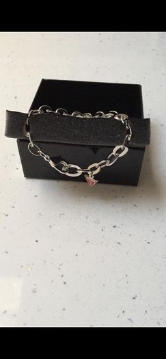 guess necklace & bracelet