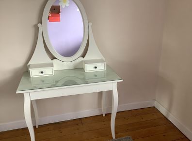Dressing table