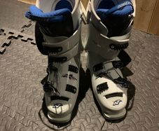 Nordica Ski Boots 8
