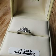 9ct white Gold dress ring