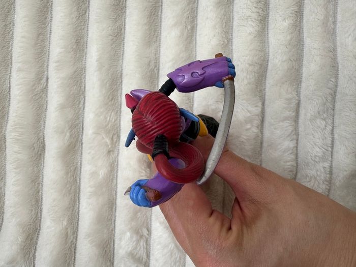 Ninjini Skylnders Giants Universal Character Action Figure Used Please look at the pictures
