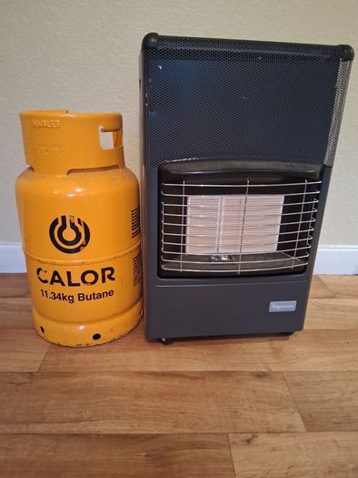 Superser gas heater with a empty 11.34kg Calor butane cylinder