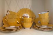Vintage Roslyn Yellow Floral 21 Piece China Tea Set
