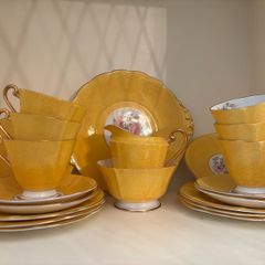 Vintage Roslyn Yellow Floral 21 Piece China Tea Set