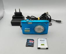 Nikon Coolpix S3300 16MP Digital Camera Blue - Full Kit