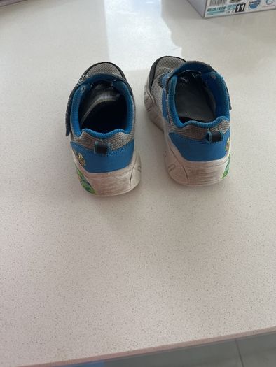 skechers play scene runners