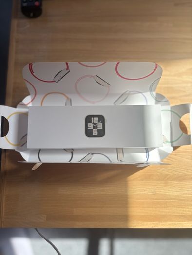 Apple Watch SE - 2nd Gen (Original Box)