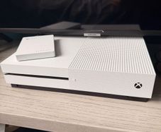 Xbox One S Bundle + Elite Controller + Monitor