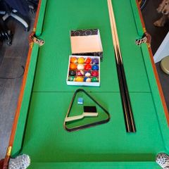 Pool table