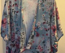 A/wear floral cover up kimono size S/M would fit up to size UK16 EU44 Postage included