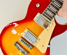 Electric Guitar + Amp & Accessories