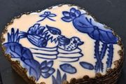 Chinese porcelain pill box
