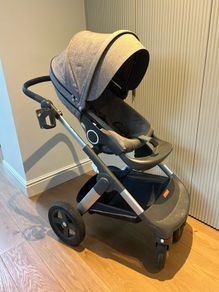Stoke Scoot Pram/Buggie & Bassinet