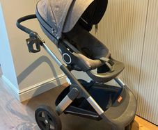 Stoke Scoot Pram/Buggie & Bassinet