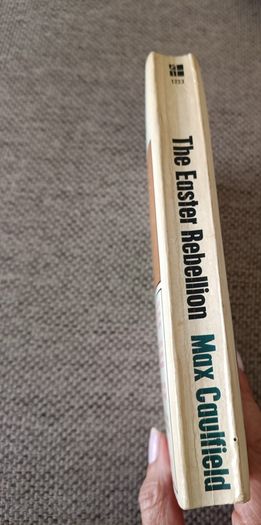 The Easter Rebellion by Max Caulfield 1965 edition in good used condition with FREE STANDARD POSTAGE INCLUDED