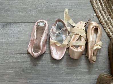 dance shoes for ballet and en pointe shoes