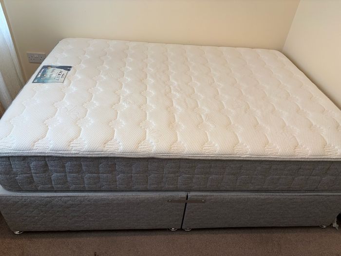 High Quality Double Bed & Matress
