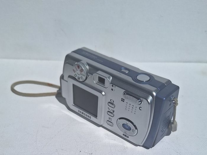 Samsung Digimax 4100 digital camera