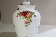 CHELSEA VASE 22cm 8.75" Royal Albert Old Country Roses Bone China