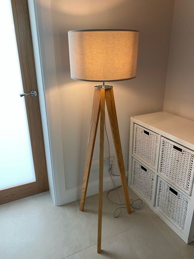 Floor lamp
