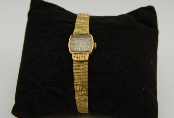 Vintage Swiss Royce Gold Ladies Dress Watch