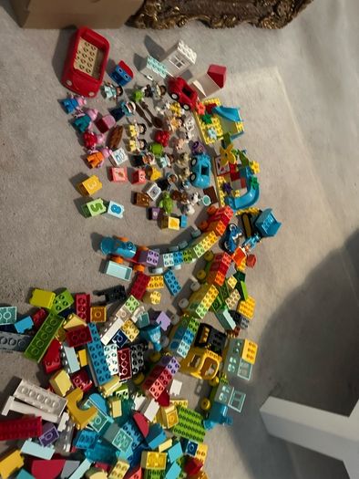 Huge Lego Duplo Joblot / bricks / mini figs / accessories