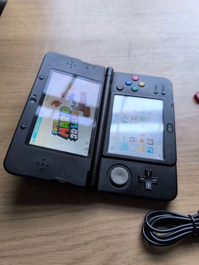 Nintendo New model 3DS with 20 games