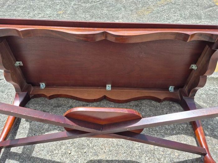 Mahogany Coffee Table - Queen Anne Style
