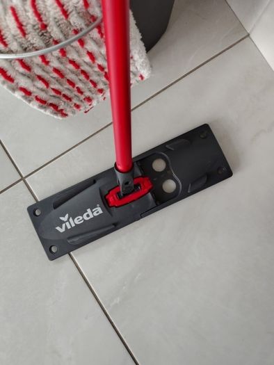 Vileda Ultramax Complete Mop and Bucket Set Black/Red