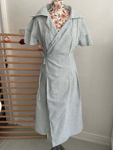 dress Bnwt vintage inspired wrap dress size small 8/10 midi short sleeve dress