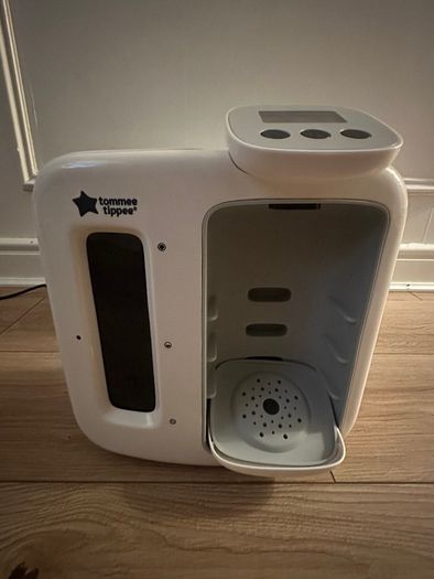 Tommee Tippee Perfect Prep and Steriliser w 19 Bottles- Excellent Condition