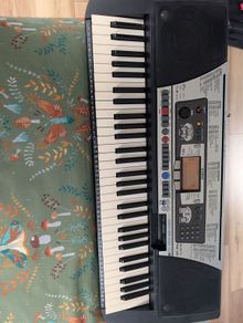 Yamaha PSR 350 with free carry case