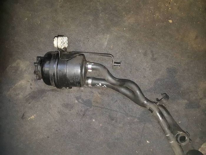 Bmw E46/e60/e87/e90/e92 Power Steering Bottle Reservoir 1097164
