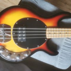 vintage reissue v96 bass