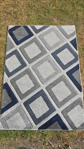 Rug Free to take away.