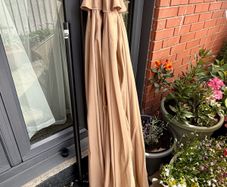 Glamhaus 2.7m Tilting Khaki Sand Parasol Umbrella