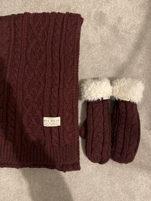 jack wills gloves (size m/l) and scarf