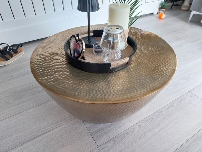 fab gold hammered metal coffee table..small dent hence cheap price