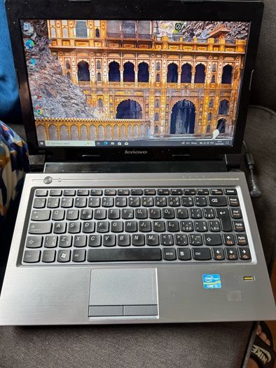 lenovo i3 laptop