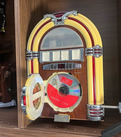 steepletone juke box