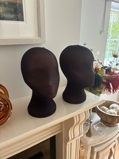 2 Mannequin  Heads
