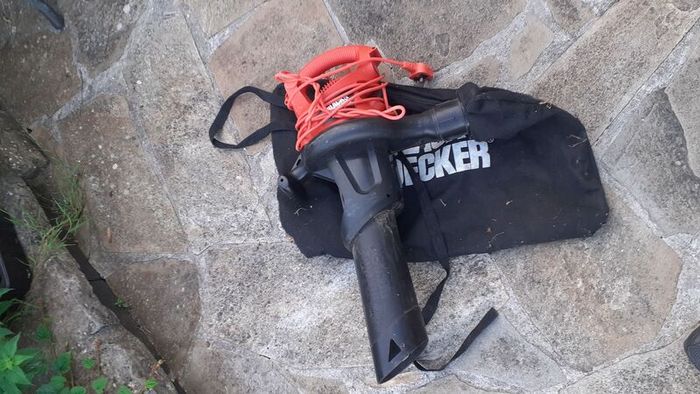 Leaf Blower