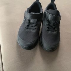 Boys Nike black trainers