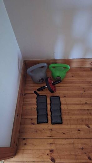 kettle bells & ab roller
