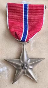 WW2 US Army Bronz Star Award + box
