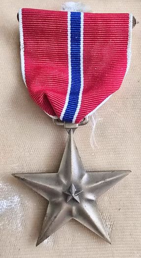 WW2 US Army Bronz Star Award + box