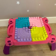 MEGA Bloks Building Blocks Build 'N Learn Table Pink and Purple