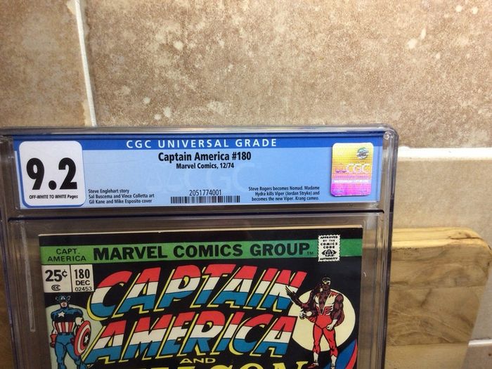 Captain America 9.2 slab comic - 1st appearance of nomad - no 180 - 1974