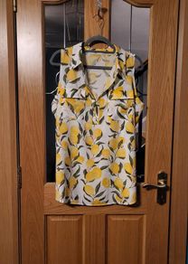 Notations white pattern sleeveless blouse, Size US 1X / UK 20